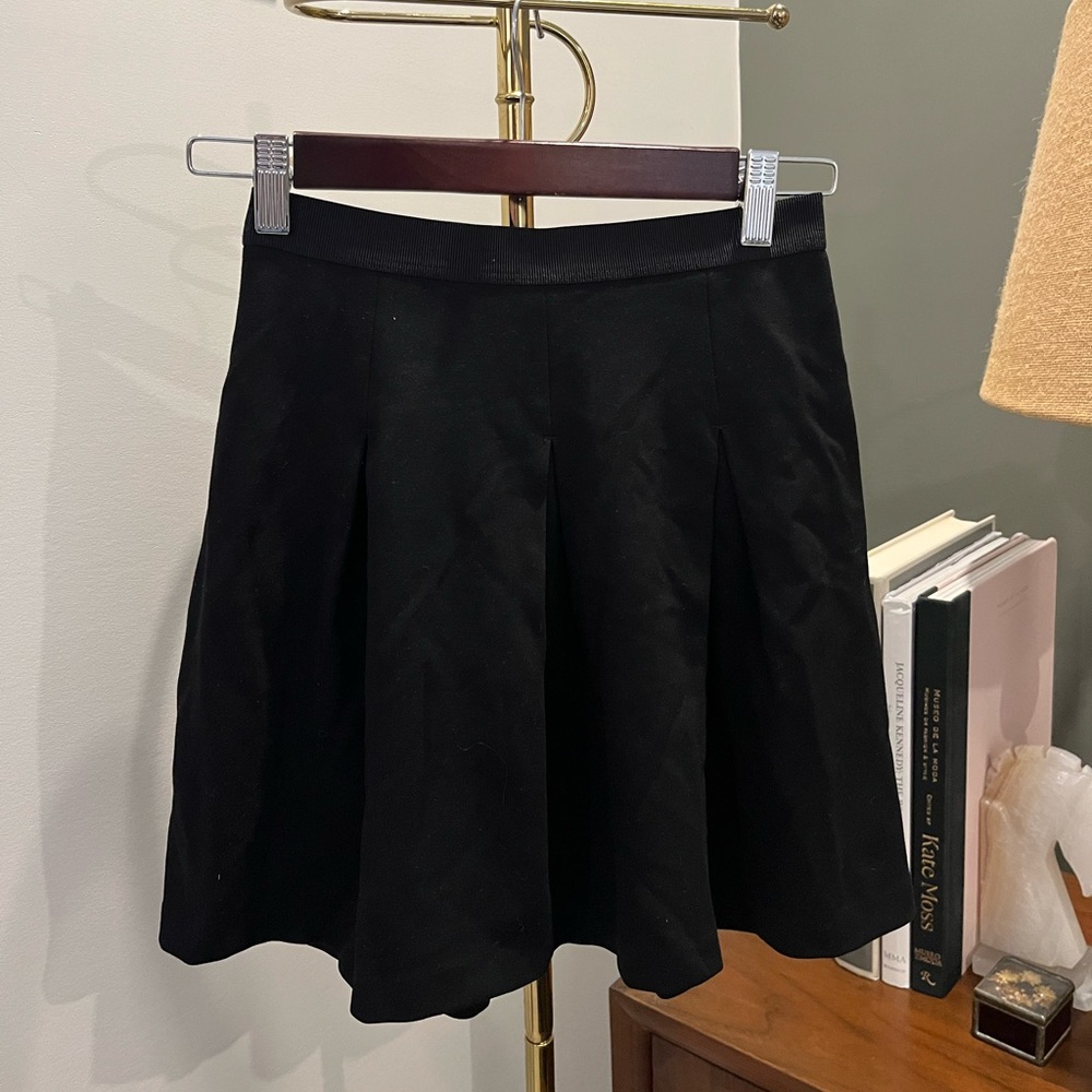 Wilfred Black Stretchy Pleated Mini Skirt